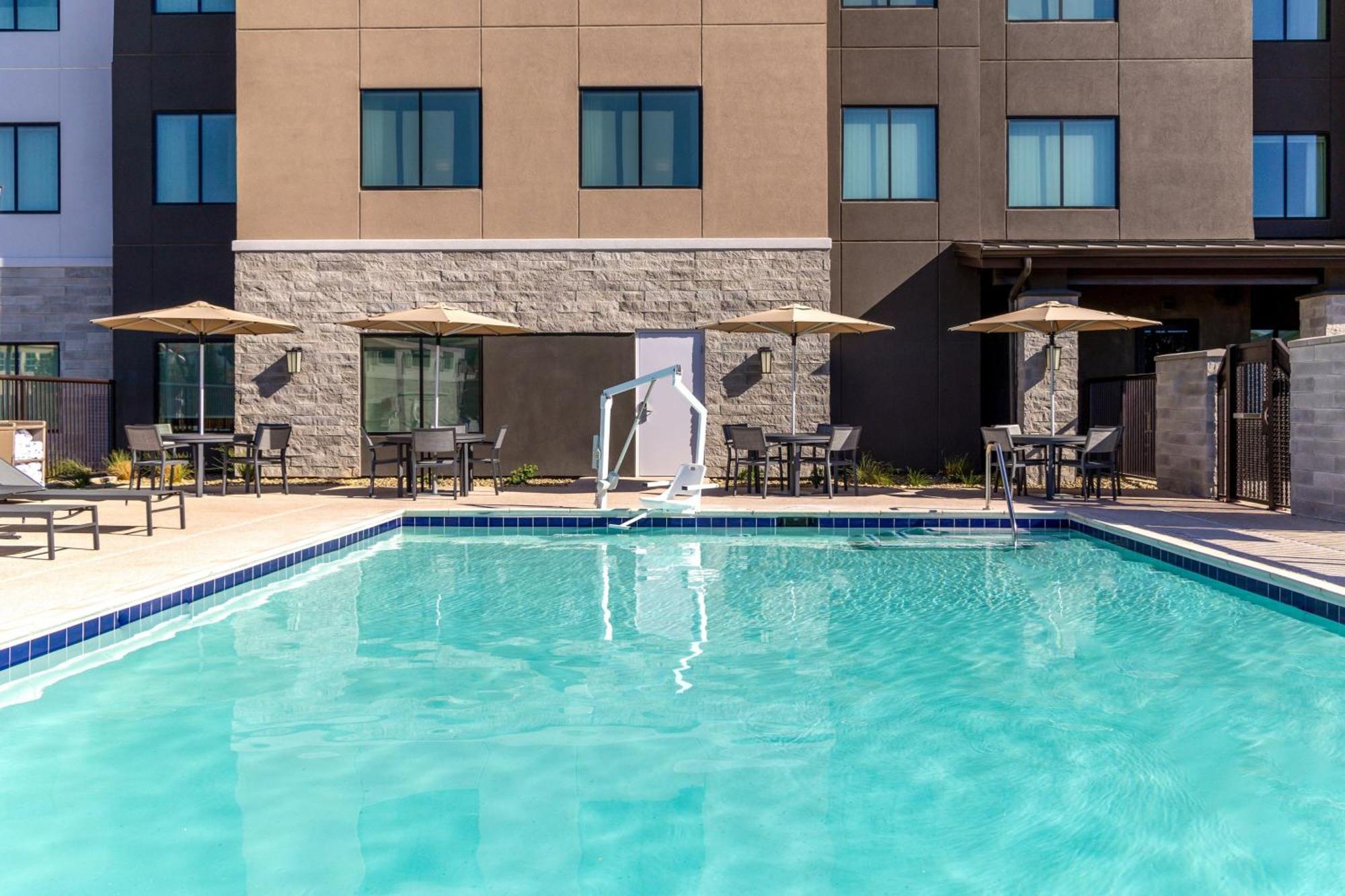 Residence Inn By Marriott Fairfield Napa Exterior photo